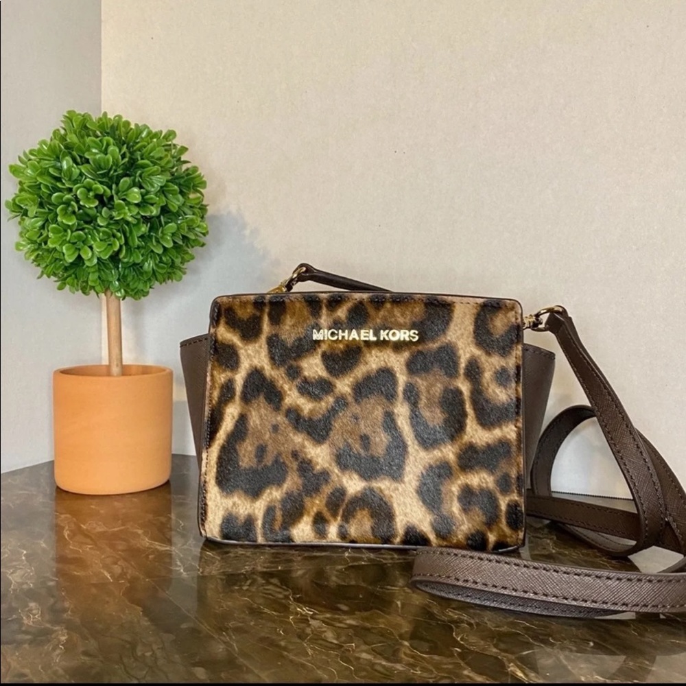 MICHAEL KORS * Mini Selma Leopard Haircalf Crossbody